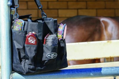 Hoitolaukku / Harjakassi Professional's Choice Tack Tote